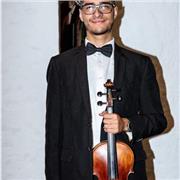 Músico y pedagogo musical con sólida formación académica y experiencia en docencia, interpretación y gestión cultural